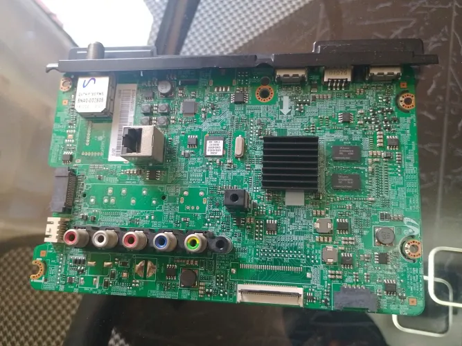Vende-se placa principal TV Samsung 48 polegadas wi-fi tá Nova modelo UN48J5200AG