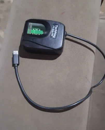 leitor biométrico USB Techmag modelo FS80H.