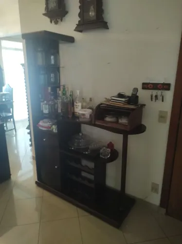 Barzinho de madeira
