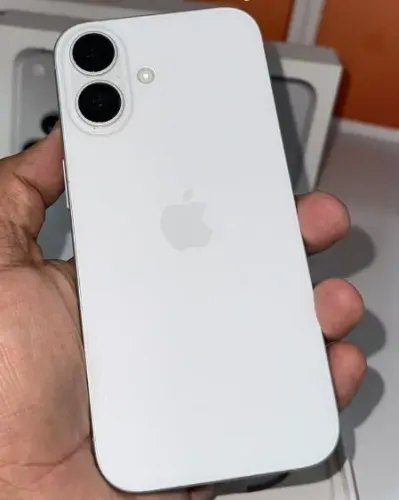 iPhone 16