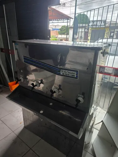 Bebedouro industrial 