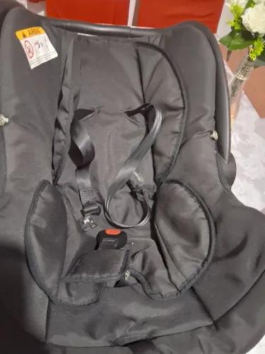 Bebê  conforto  sem base em perfeito  estado 0/13 kilos