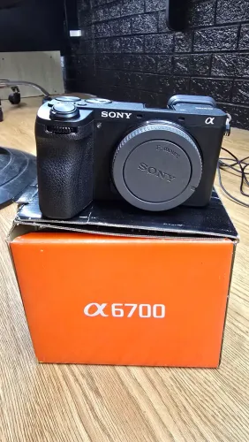 Câmera sony 6700