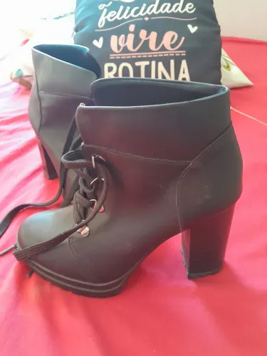 BOTA FEMININA N 35