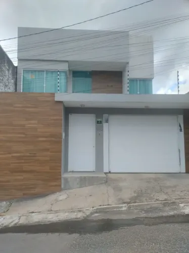 CASA EM ALAGOINHAS COM ÓTIMO ACABAMENTO