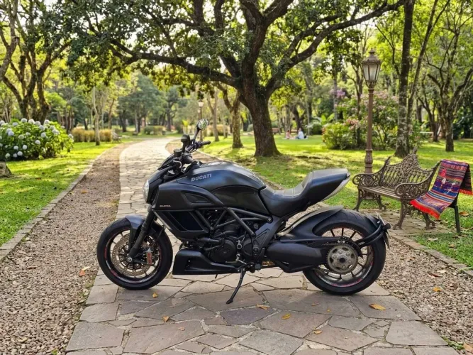 Ducat Diavel 2016 preta 1200cc 155CV