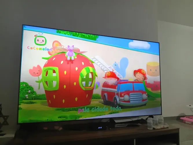 Vendo TV de 82 polegadas