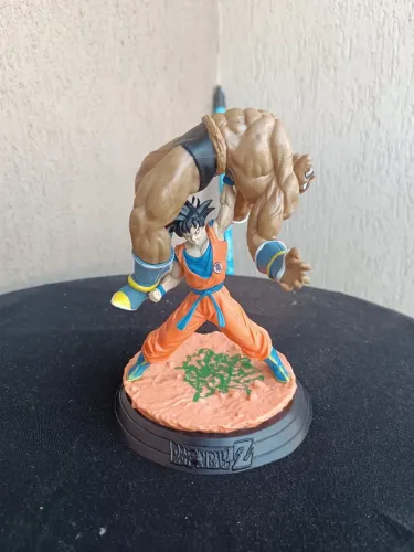 Boneco Goku