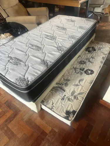 Cama e colchão