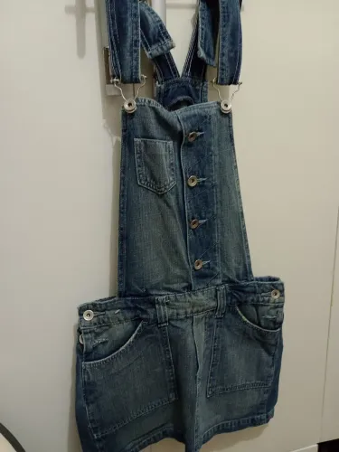Jardineira saia jeans