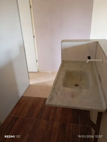 ALUGO AP COM AGUA E LUZ EA INTERNT INCLUSOS POR 750