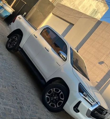 Toyota Hilux CD SRX 4X4 2.8 TDI 16V Diesel Aut. 2022