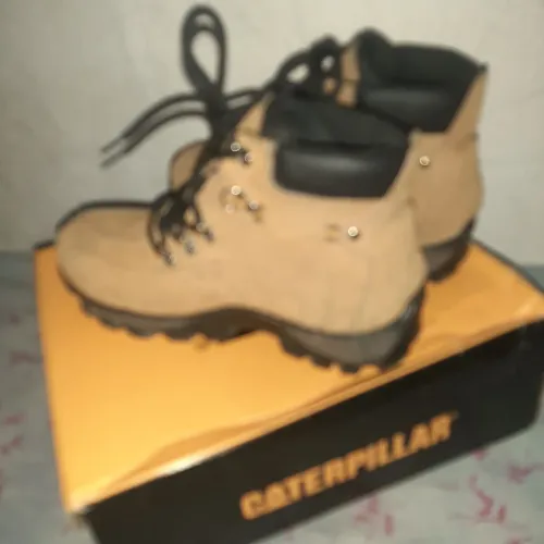 Bota cat n 40