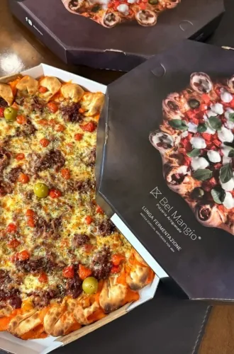 Contrata-se Auxiliar de Pizzaiolo que resida próximo ao centro de Florianópolis