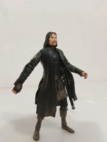boneco Aragorn saga O Senhor dos Anéis.