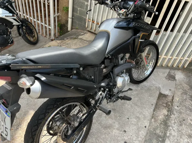Honda bros 160 único dono