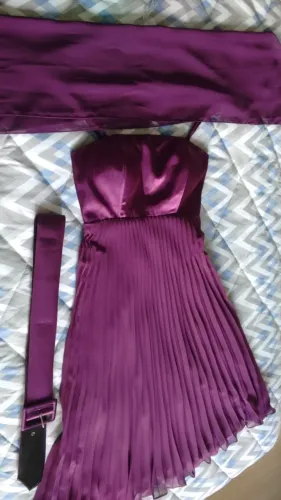 Vestido roxo plissada