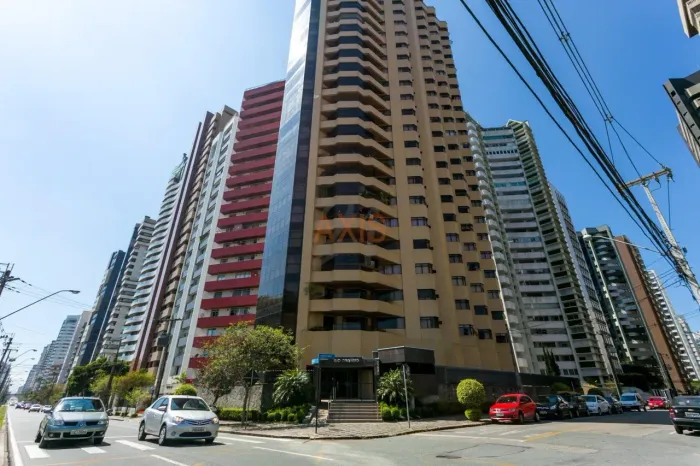 Apartamento de 4 Quartos à Venda no Edifício Rio Danubio | Batel Curitiba