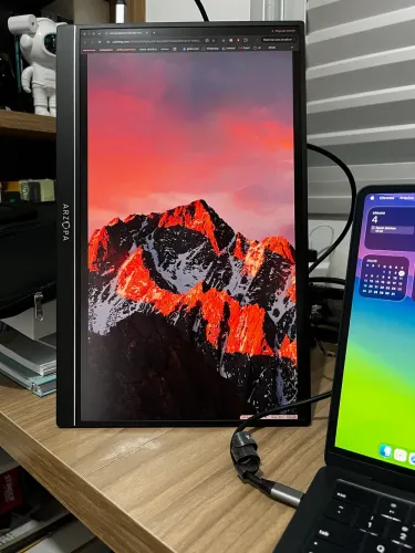 Monitor portátil Arzopa 16,1', Full HD, IPS, 144Hz - excelente estado, sem defeitos