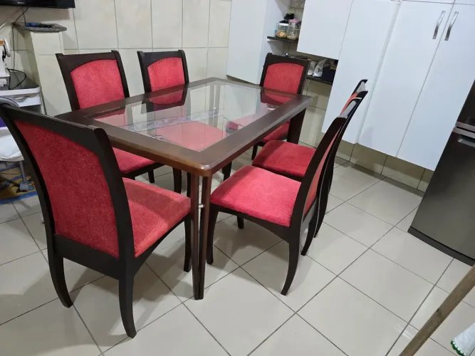Mesa de jantar com 6 cadeiras