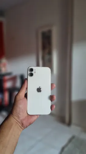 iPhone 11 64