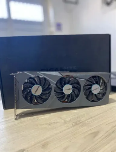RX 6600 Eagle Gygabite - 3 Ventoinhas