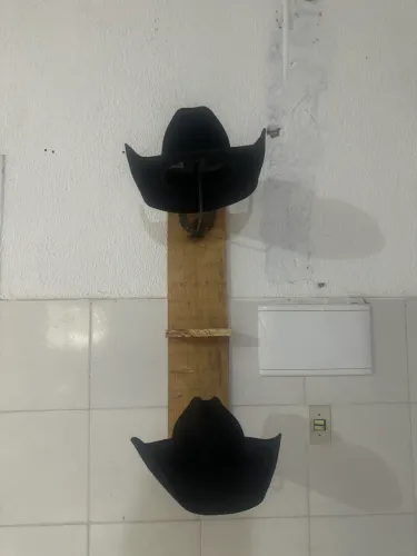 Suporte de chapéu e bota