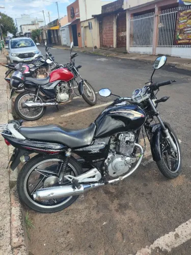 Suzuki yes 125 preta