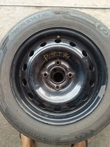 Roda original pegot Aro 14 com pneu meia vida