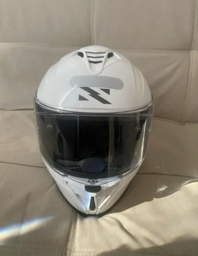 Capacete Norisk Strada II - óculos interno 2 aerofólios traseiros aceito cartão