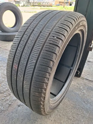 Pneu 275 45 21 Pirelli PZero (meia-vida)