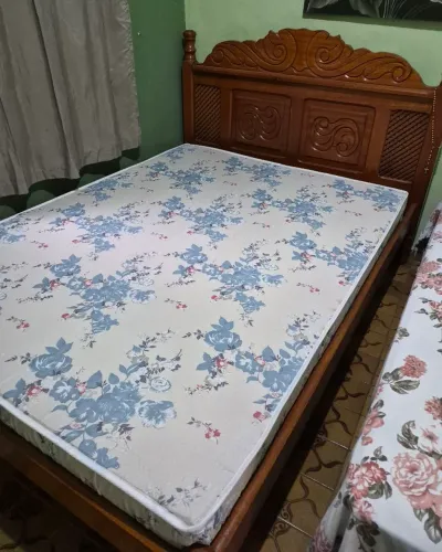 Cama de casal madeira maciço Cerejeira e Colchão casal