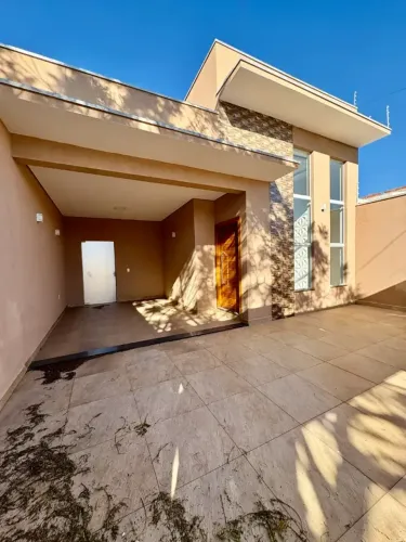 Linda casa 200m² 3 quartos 2 banheiros
