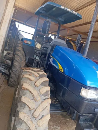 Vende-se trator