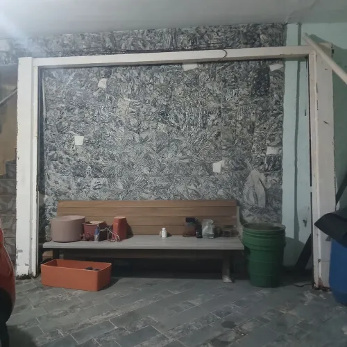 Moldura para porta basculante