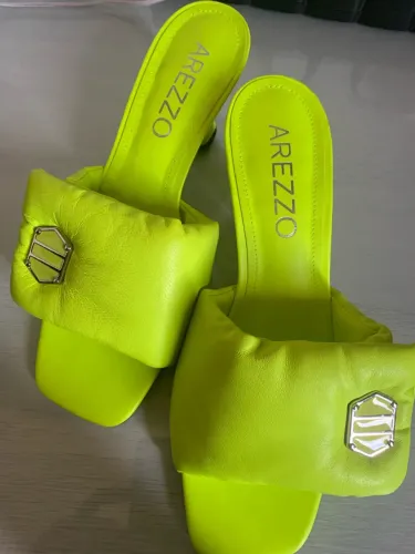 Sandália Arezzo tamanho 37, usada uma vez