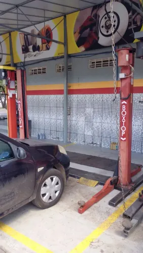 Elevador automotivo trifásico