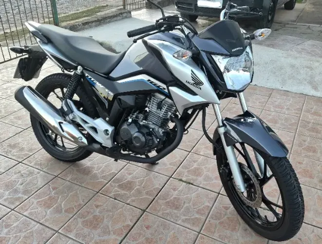 Titan 160 2022 com apenas 15.300 kms.
