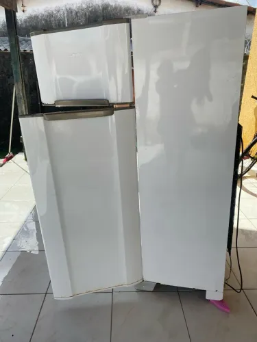 Vende-se geladeira 