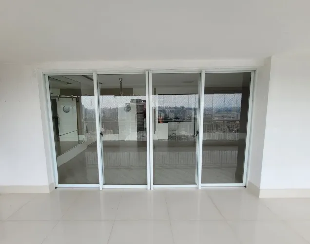 Porta Balcão/Sacada/Varanda com 4 Folhas em Alumínio Branco Linha Premium