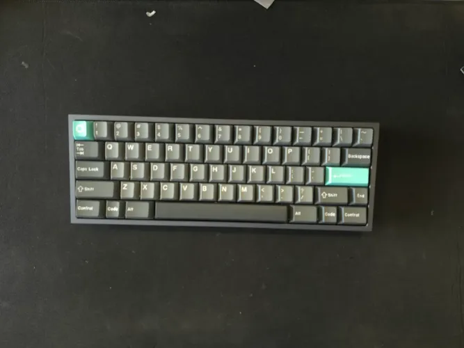 Teclado Custom 60% Paper60 Aluminio Anodizado Gummy Mount
