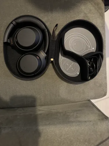 Fone Sony WH1000XM4 muito novo completo! Quem gosta de música, é A perfeição!
