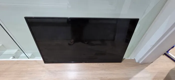 Smarttv samsung 43 polegadas tela quebrada