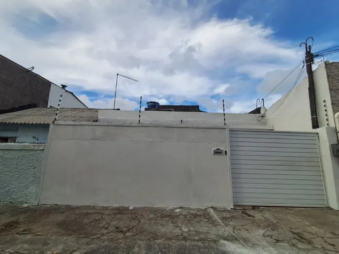 Casa 4 quartosQ (2 suítesS) para para aluguel em Cordeiro - Recife |
