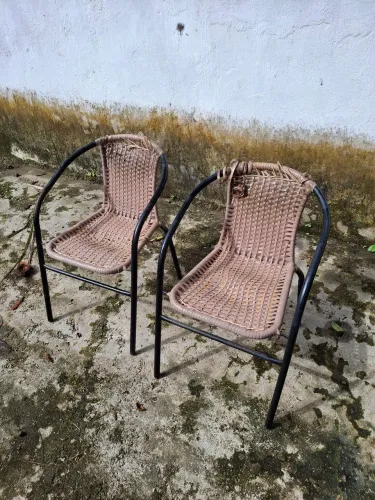 2 CADEIRAS DE FERRO P/ REFORMA.