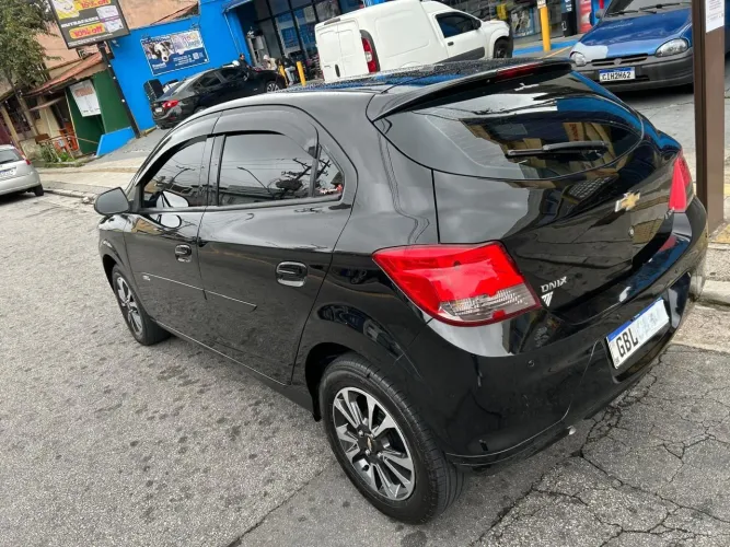 Vendo Onix 1.4 LTZ com km 64.000 segundo Dono 