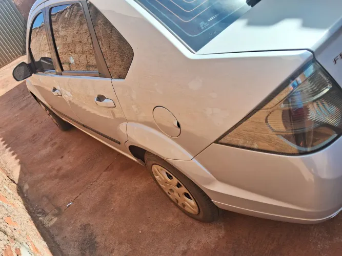 Ford Fiesta Sed. 1.6 8V Flex 4P 2011