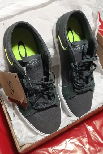 Vendo tênis da OAKLEY Original