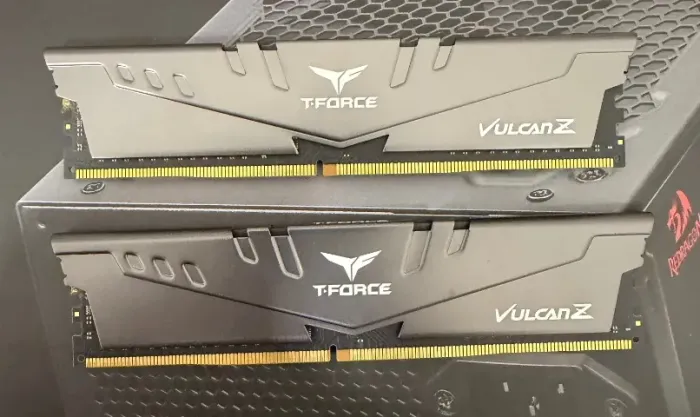 Kit Memórias DDR4 16gb(2x8) 3200MHZ T-Force- Loja física