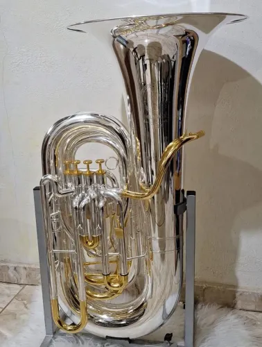 TUBA HS MUSICAL TB7 5/4 de 4 pistos em Sib- Prata com Ouro, NOVA.